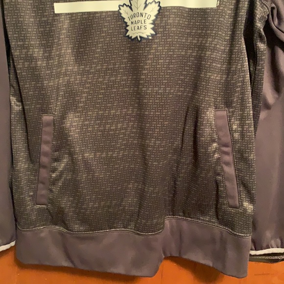 Toronto Maple Leafs Centennial Classic Hoodie - Picture 4 of 7